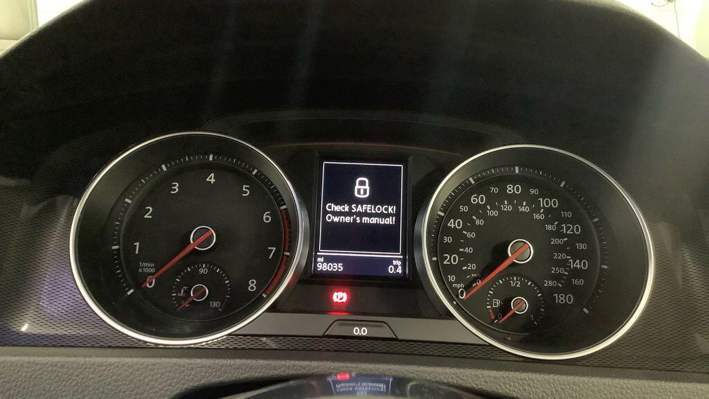 Used Volkswagen Golf 2015 for sale - 76913069: Photo 9