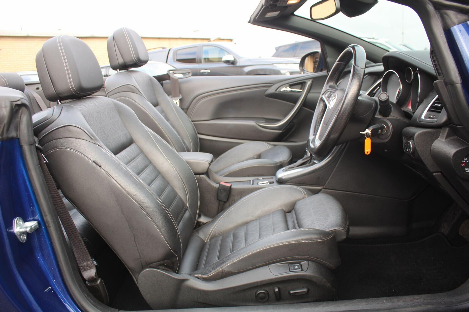 Used Vauxhall Cascada 2014 for sale - 77573832: Photo 30