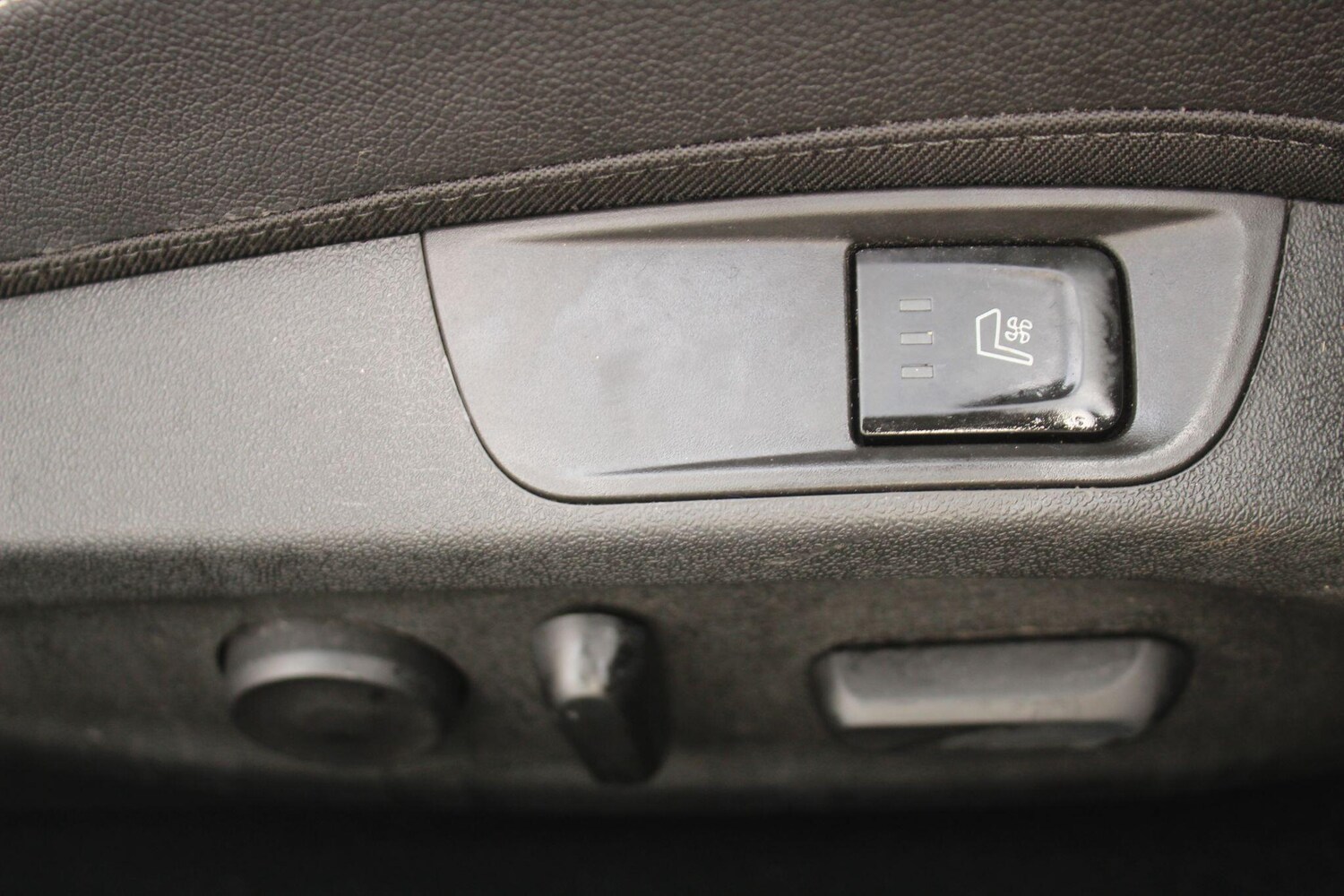 Used Vauxhall Cascada 2014 for sale - 77573832: Photo 31