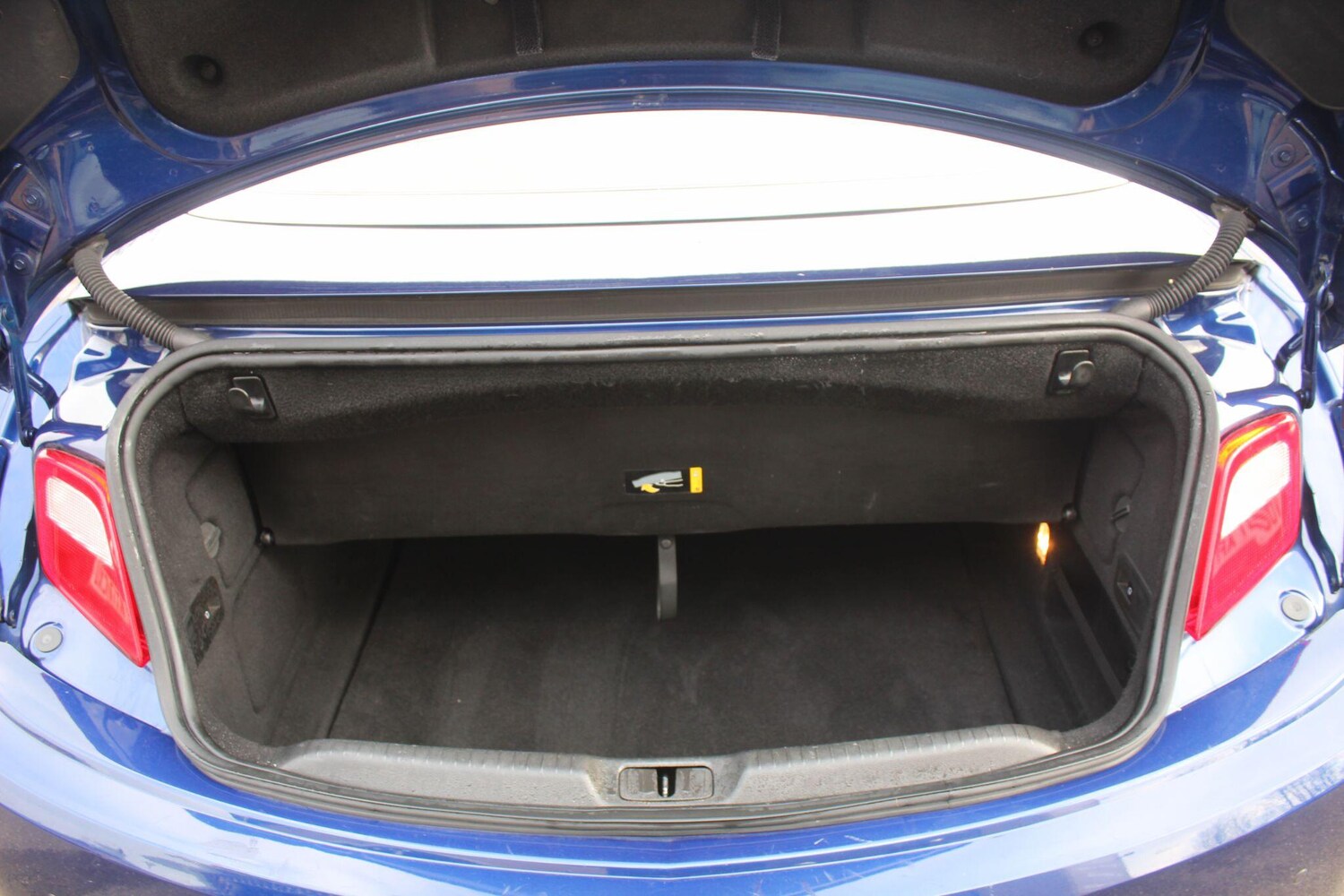 Used Vauxhall Cascada 2014 for sale - 77573832: Photo 38