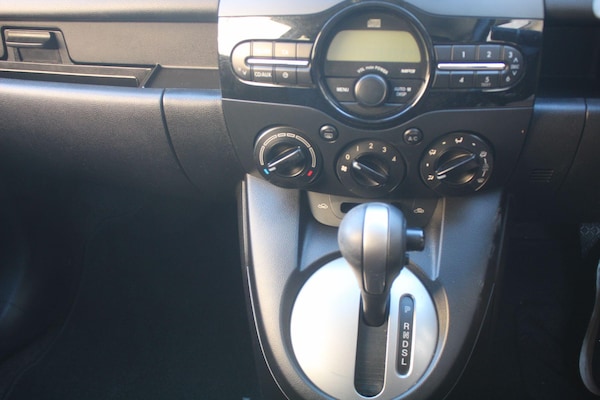 Used Mazda Mazda2 2011 for sale - 76214270: Photo 22