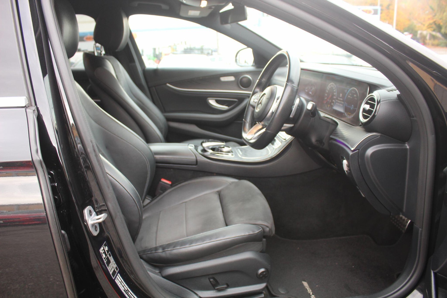 Used Mercedes-Benz E Class 2019 for sale - 76765600: Photo 14