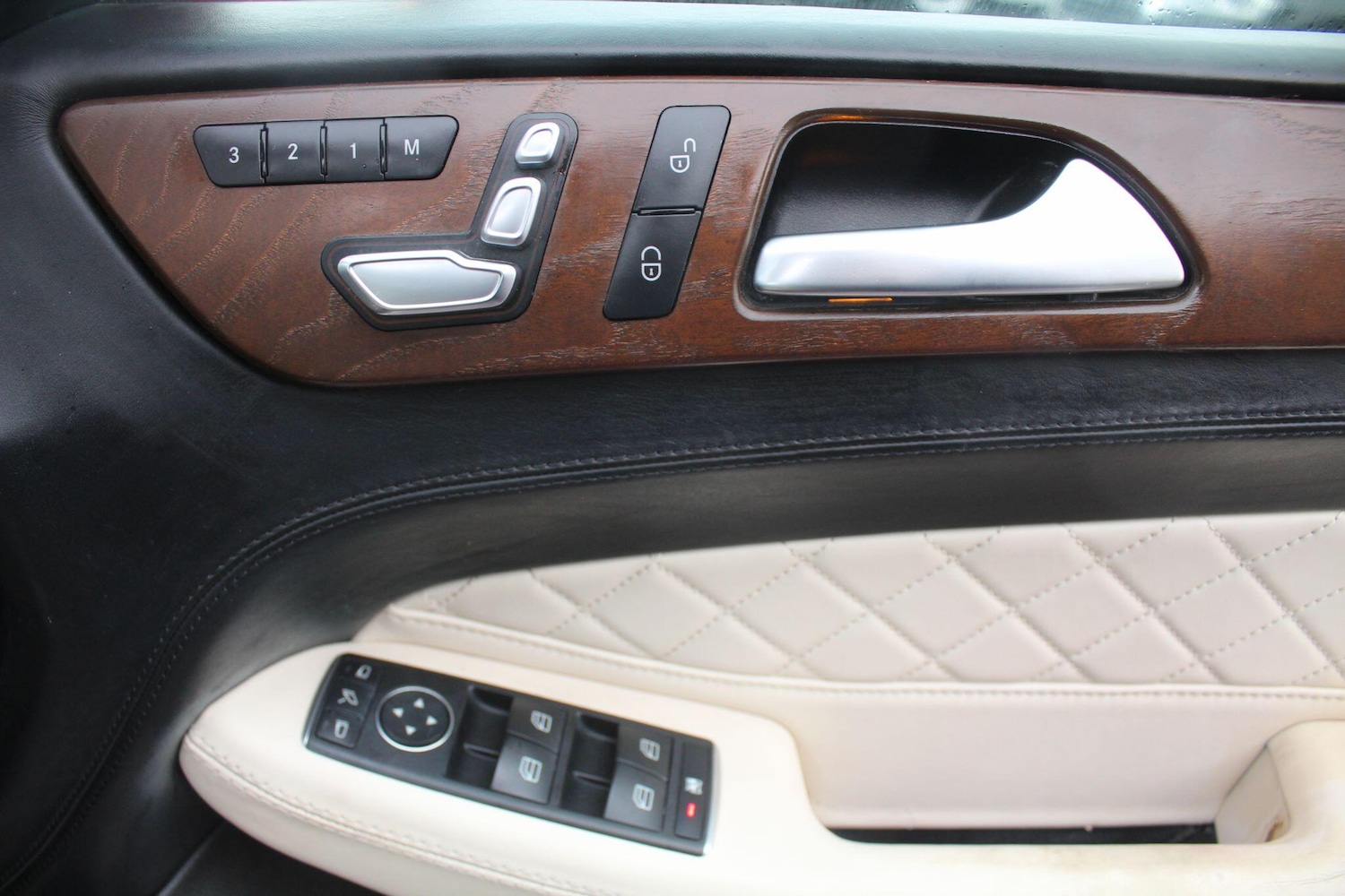 Used Mercedes-Benz GLS 2017 for sale - 76701393: Photo 31