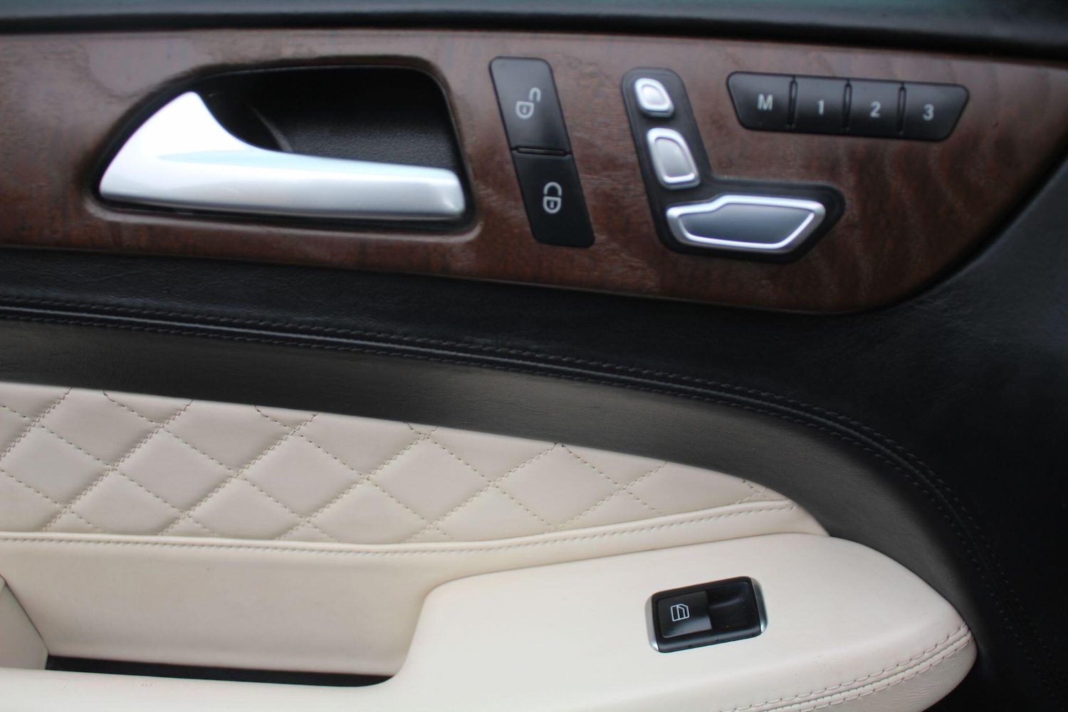 Used Mercedes-Benz GLS 2017 for sale - 76701393: Photo 35