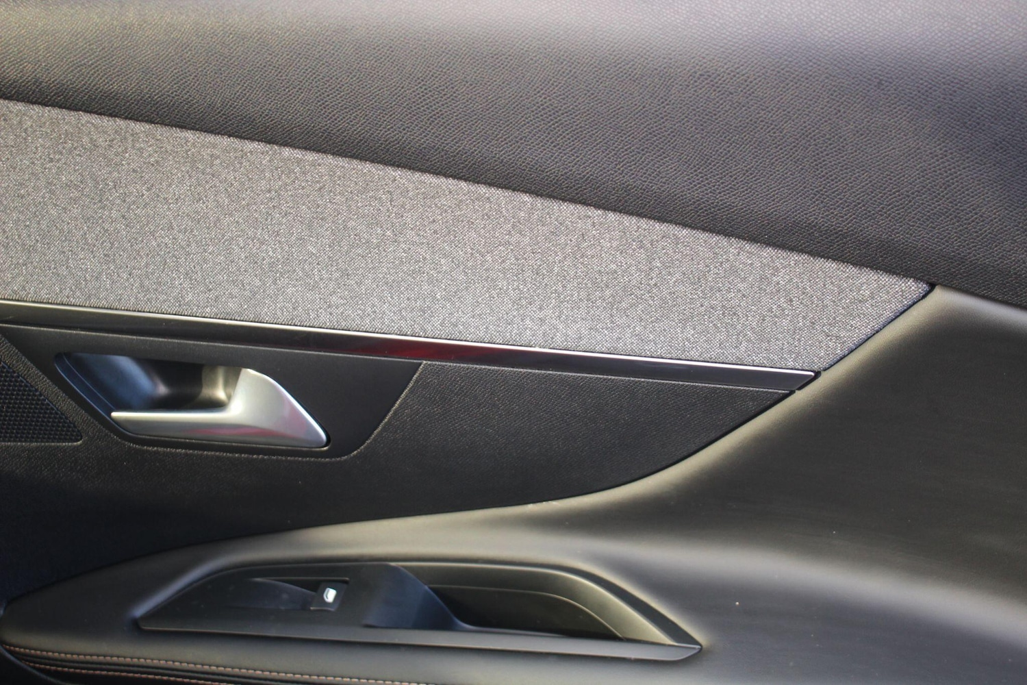 Used Peugeot 3008 2018 for sale - 76992032: Photo 24