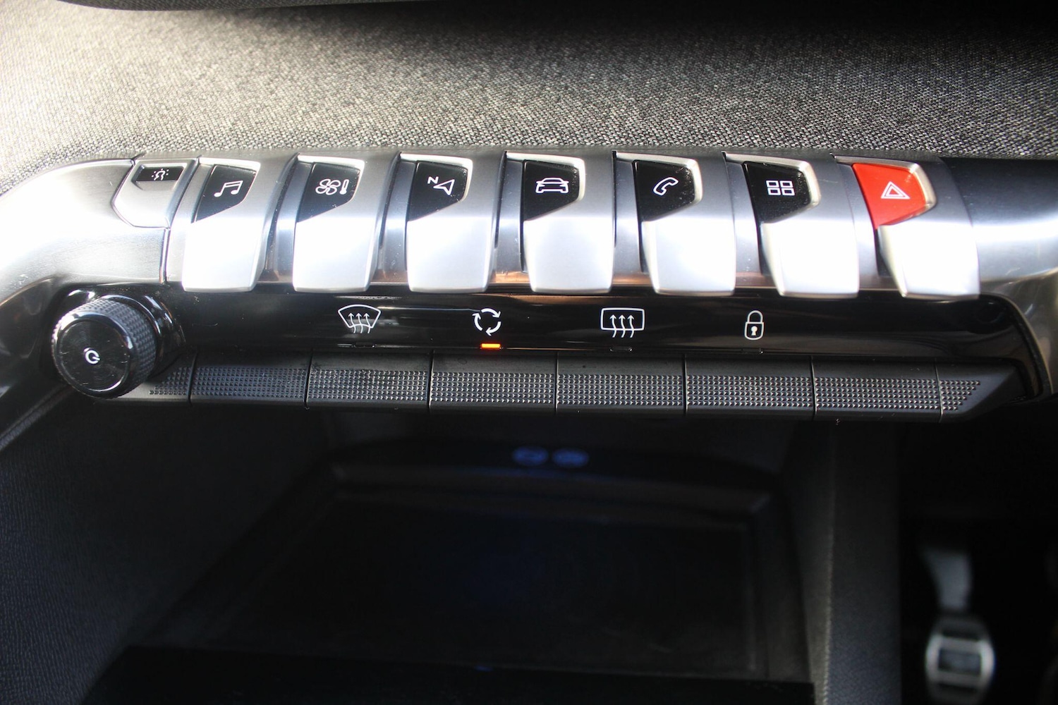 Used Peugeot 3008 2018 for sale - 76992032: Photo 36