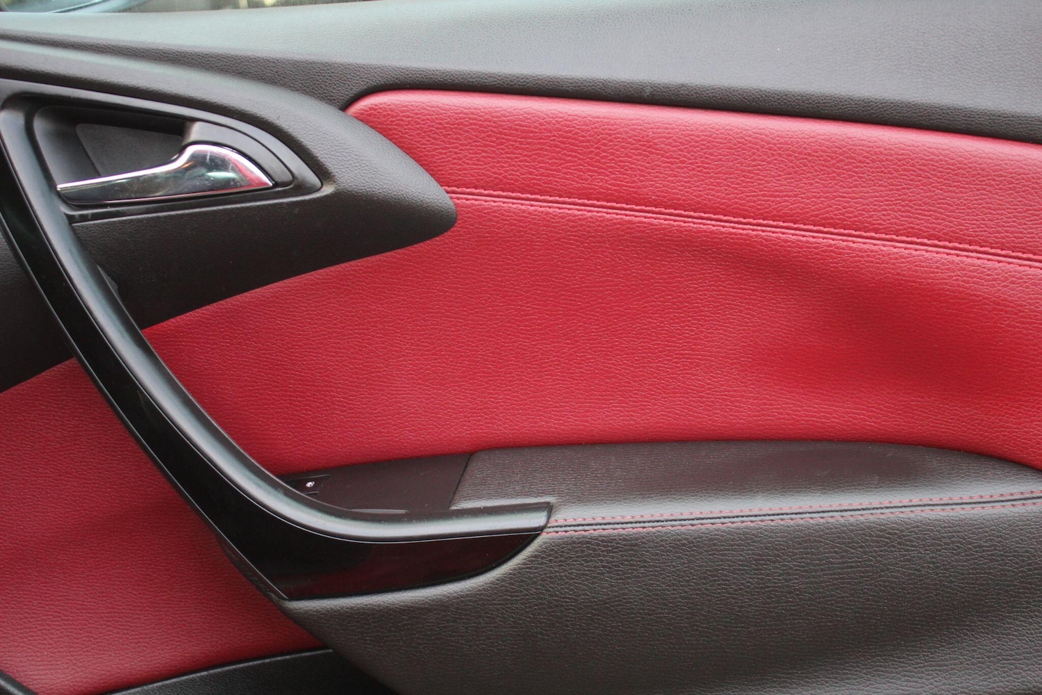 Used Vauxhall Astra GTC 2014 for sale - 77314786: Photo 31