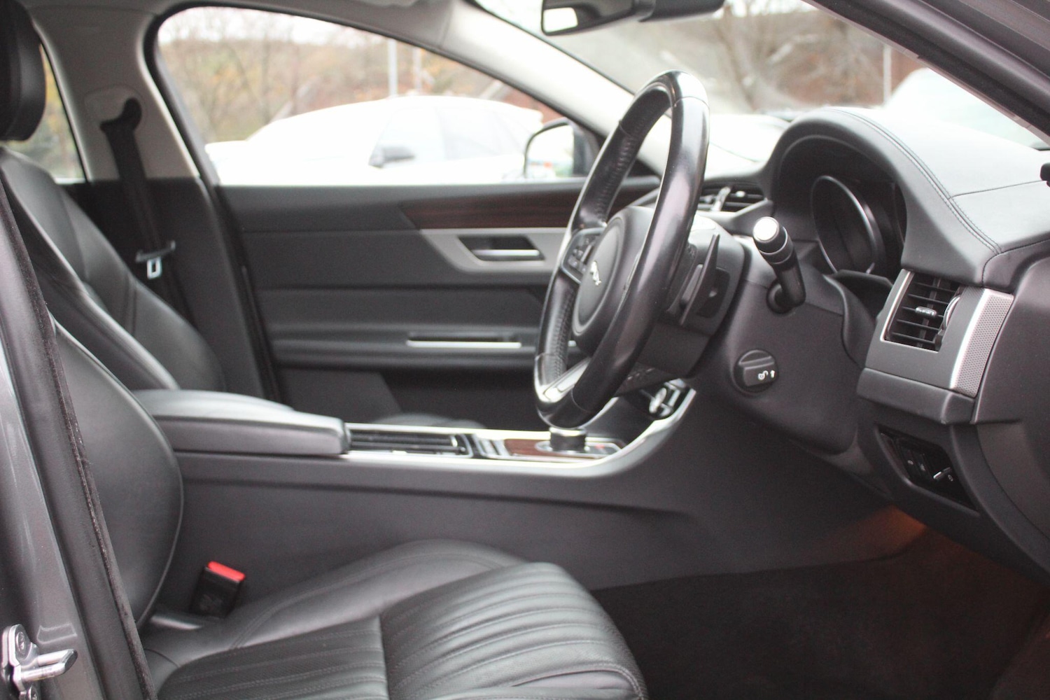 Used Jaguar XF 2018 for sale - 76596960: Photo 30