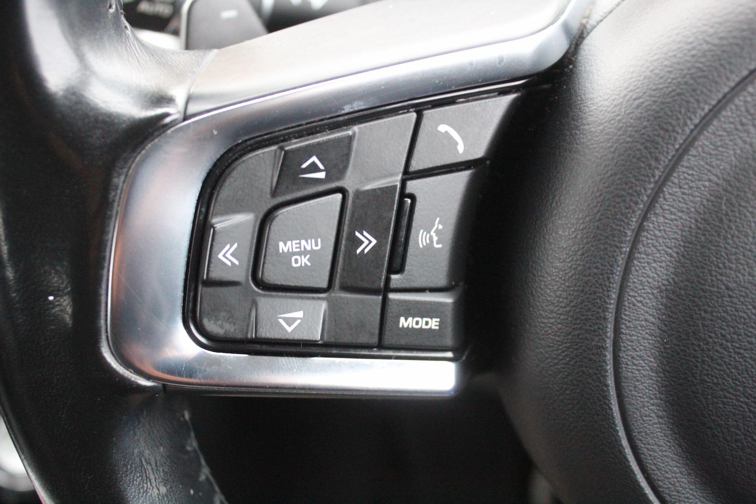 Used Jaguar XF 2018 for sale - 76596960: Photo 37