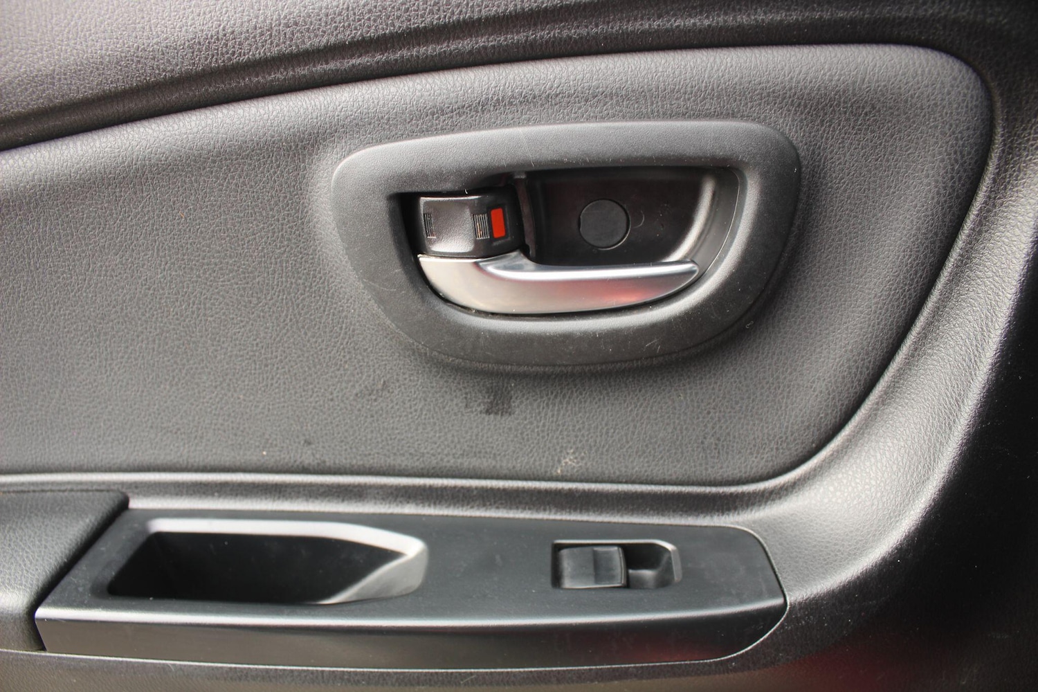 Used Toyota Yaris 2017 for sale - 76512235: Photo 17