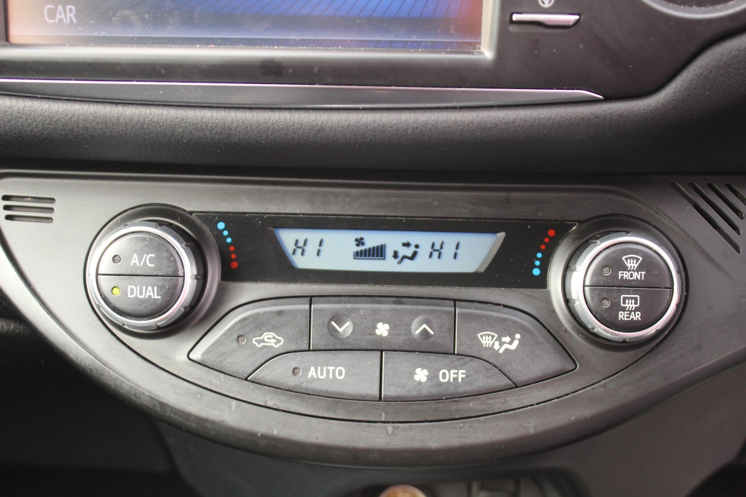 Used Toyota Yaris 2017 for sale - 76512235: Photo 26