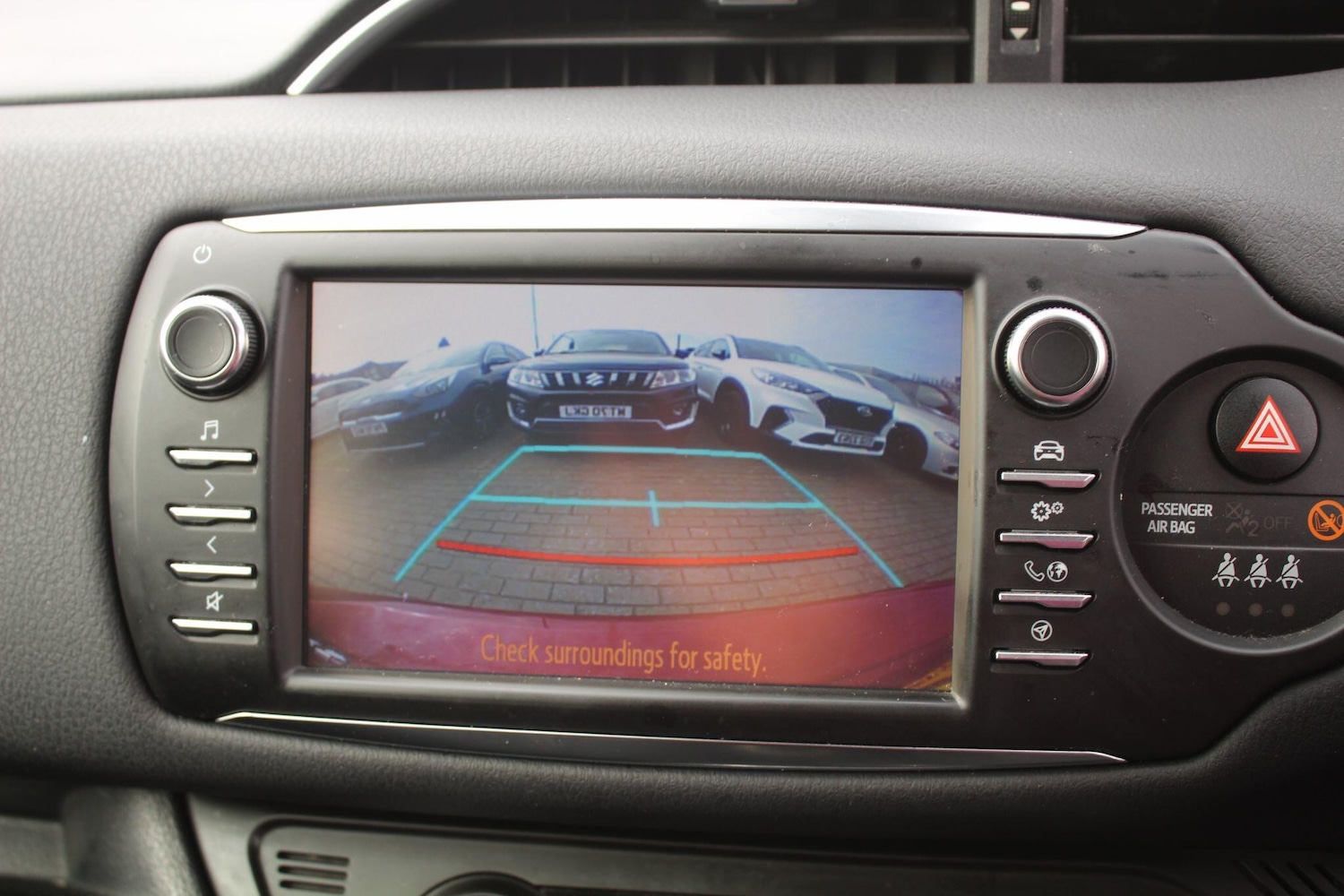 Used Toyota Yaris 2017 for sale - 76512235: Photo 31