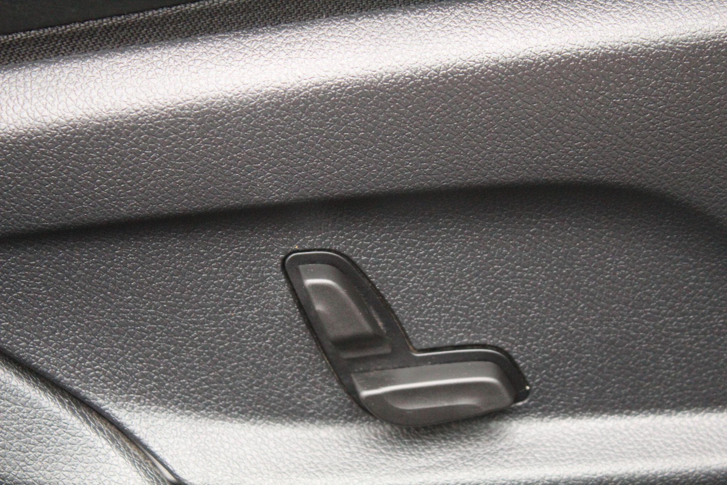 Used Mercedes-Benz E Class 2019 for sale - 76597124: Photo 34