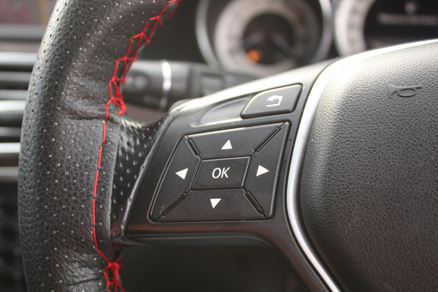 Used Mercedes-Benz E Class 2013 for sale - 76976735: Photo 23