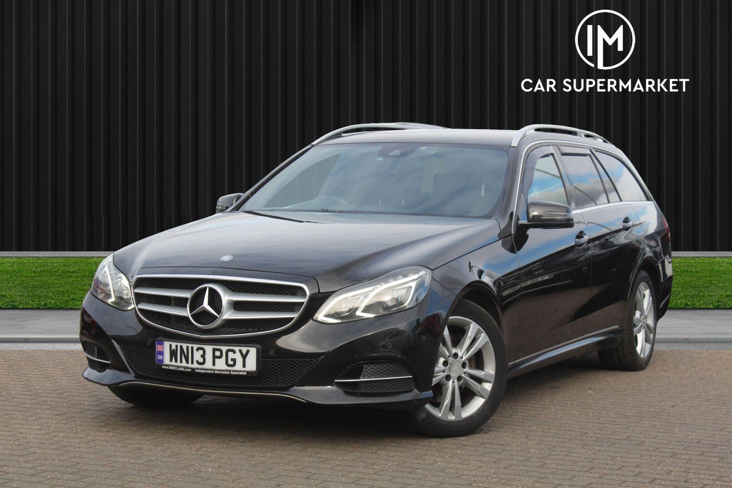 Used Mercedes-Benz E Class 2013 for sale - 76976735: Photo 3