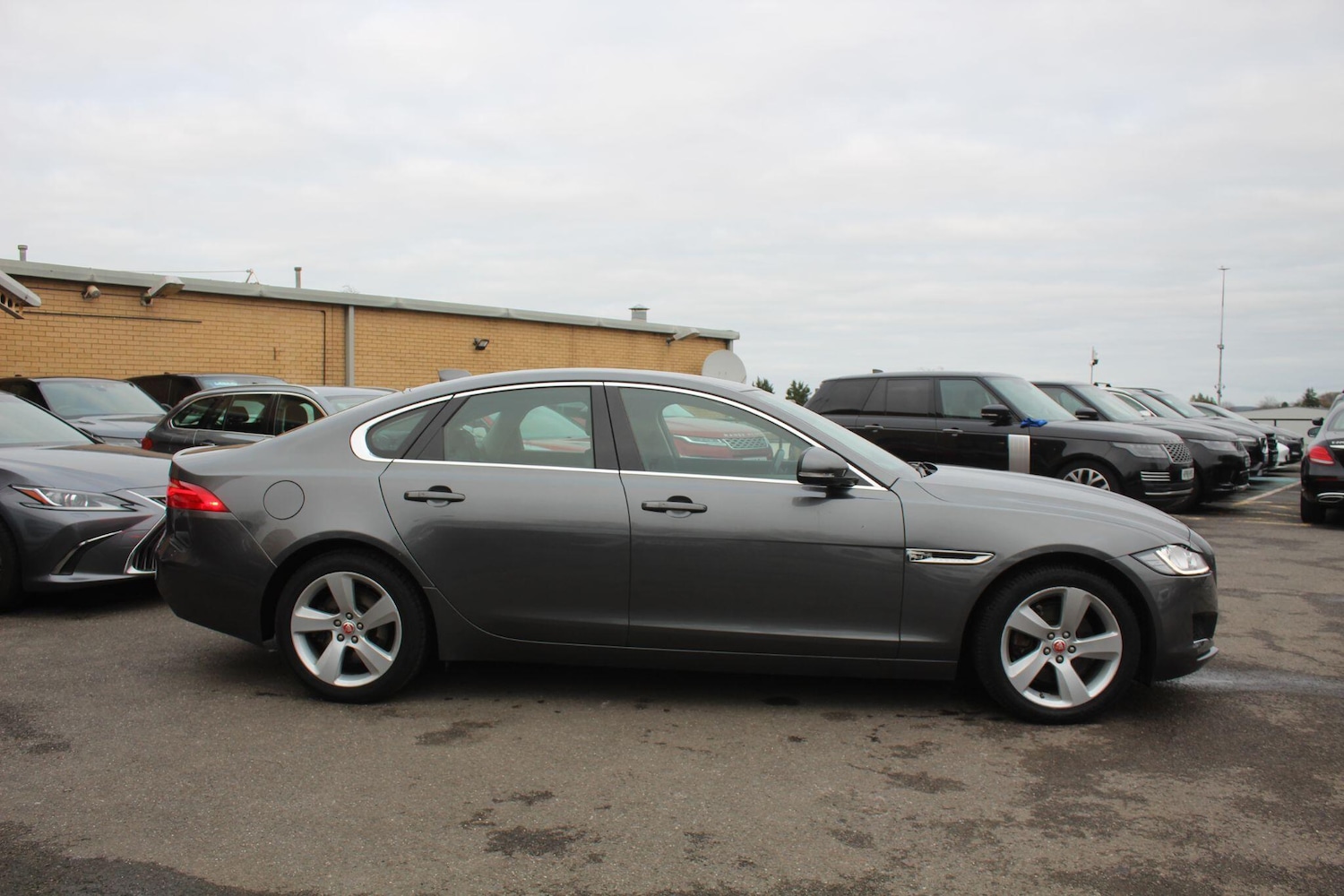 Used Jaguar XF 2018 for sale - 76990492: Photo 18