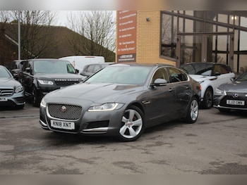 Used Jaguar XF 2018 for sale - 76990492: Photo