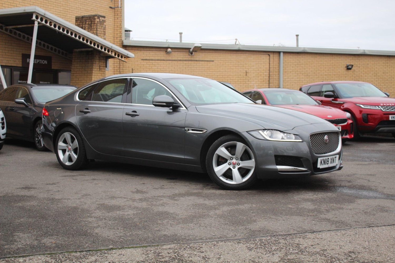 Used Jaguar XF 2018 for sale - 76990492: Photo 3