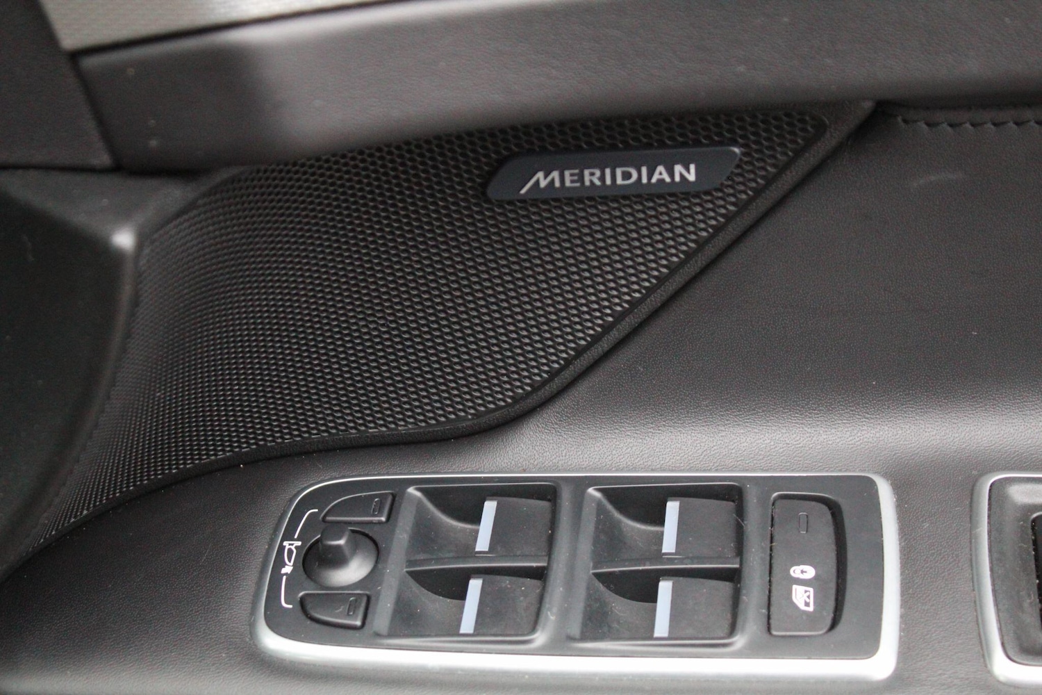 Used Jaguar XF 2018 for sale - 76990492: Photo 33