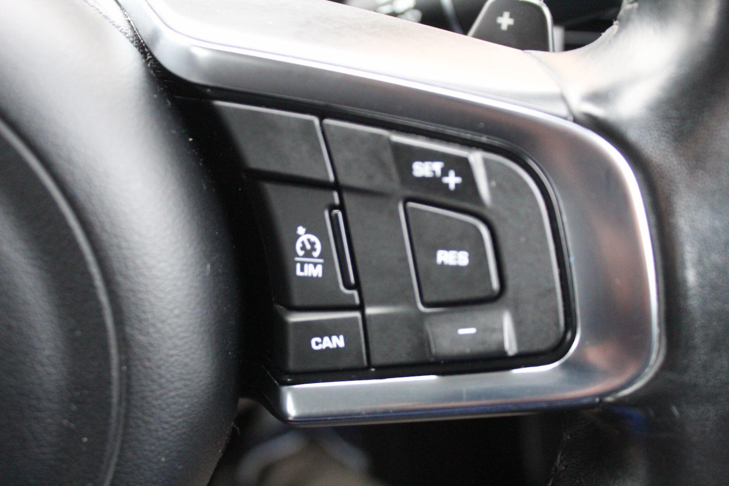 Used Jaguar XF 2018 for sale - 76990492: Photo 38