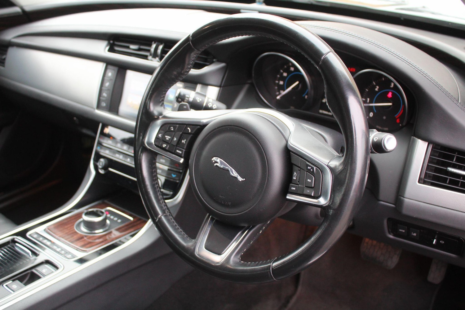 Used Jaguar XF 2018 for sale - 76990492: Photo 56