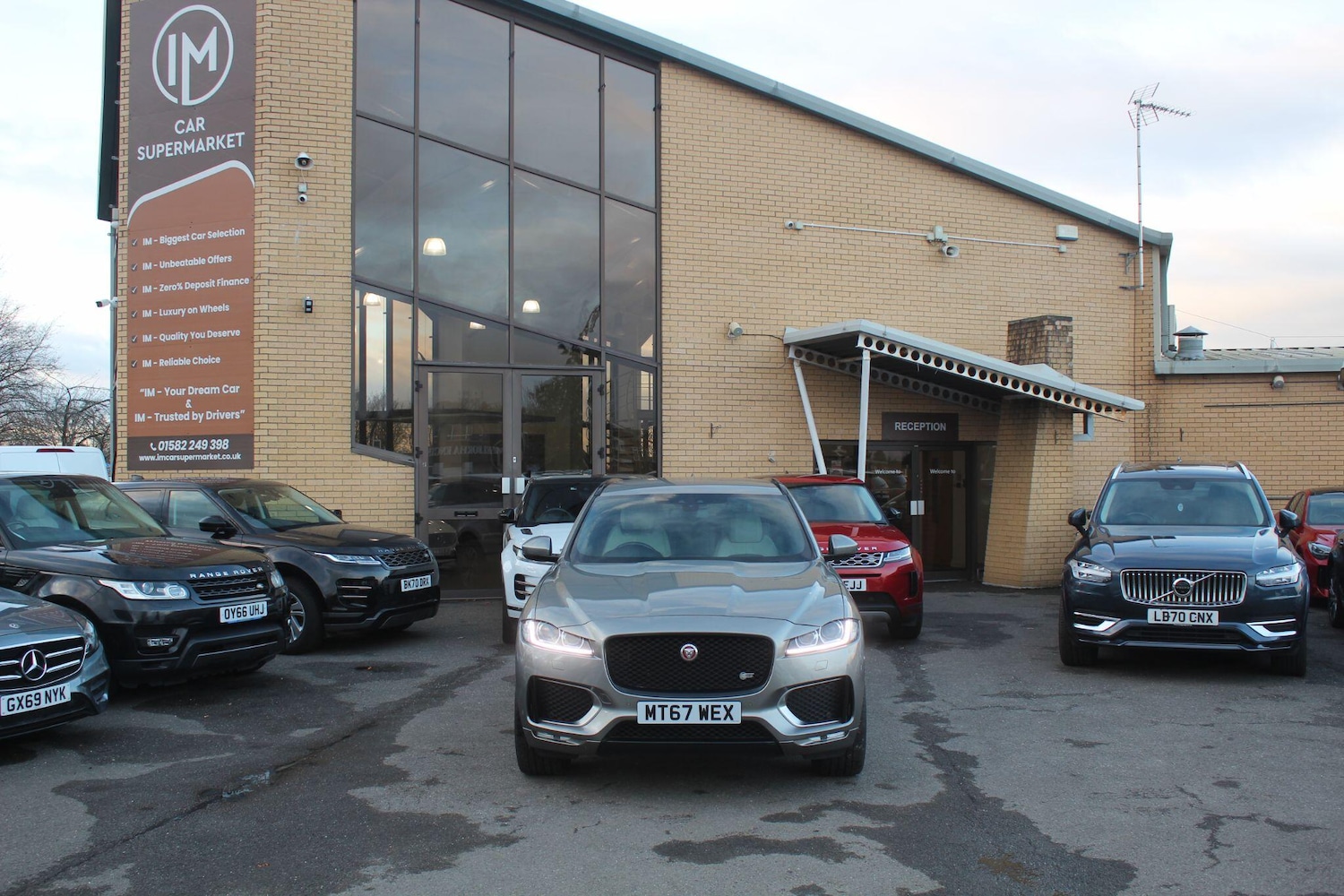 Used Jaguar F-Pace 2018 for sale - 76657718: Photo 2