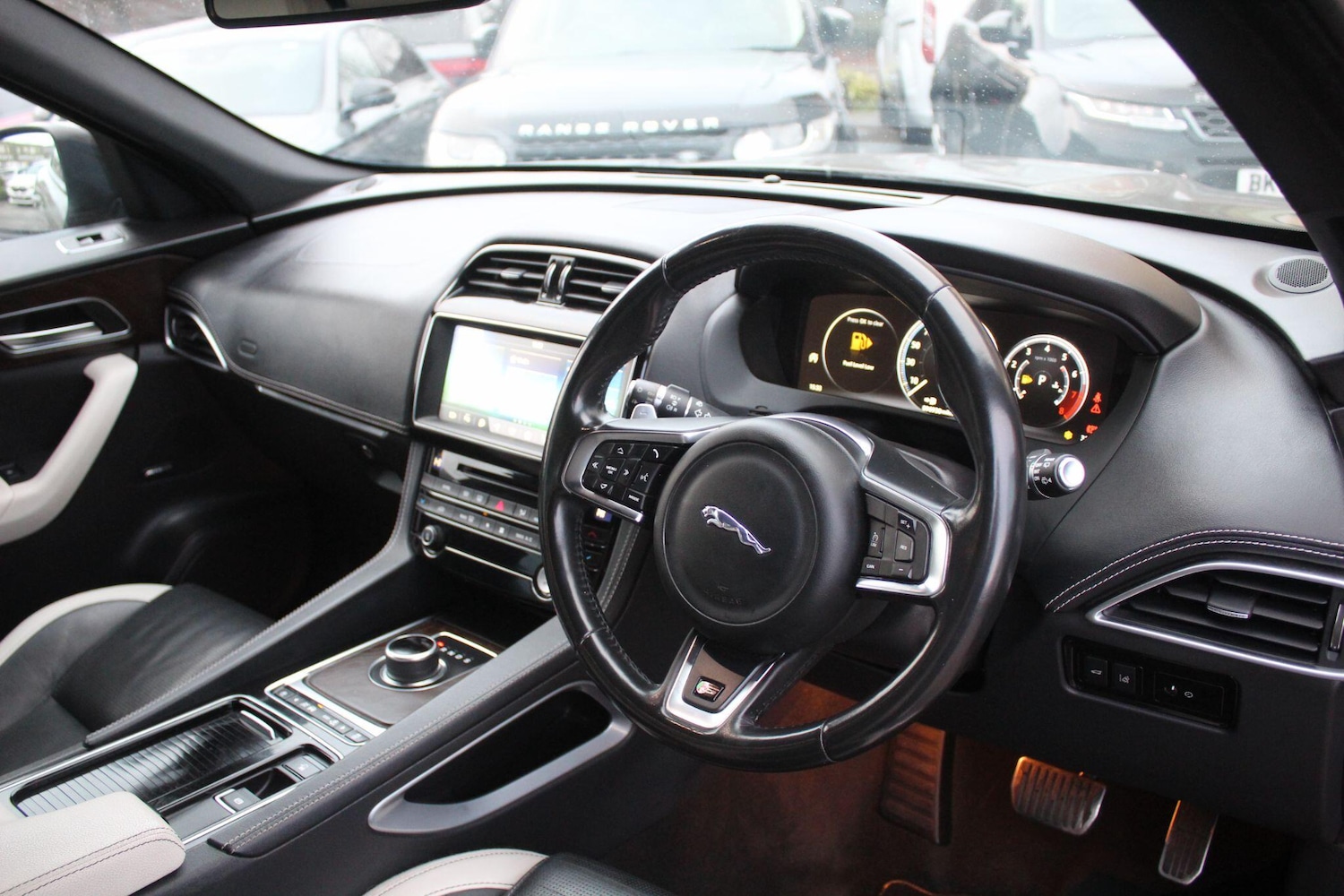 Used Jaguar F-Pace 2018 for sale - 76657718: Photo 26