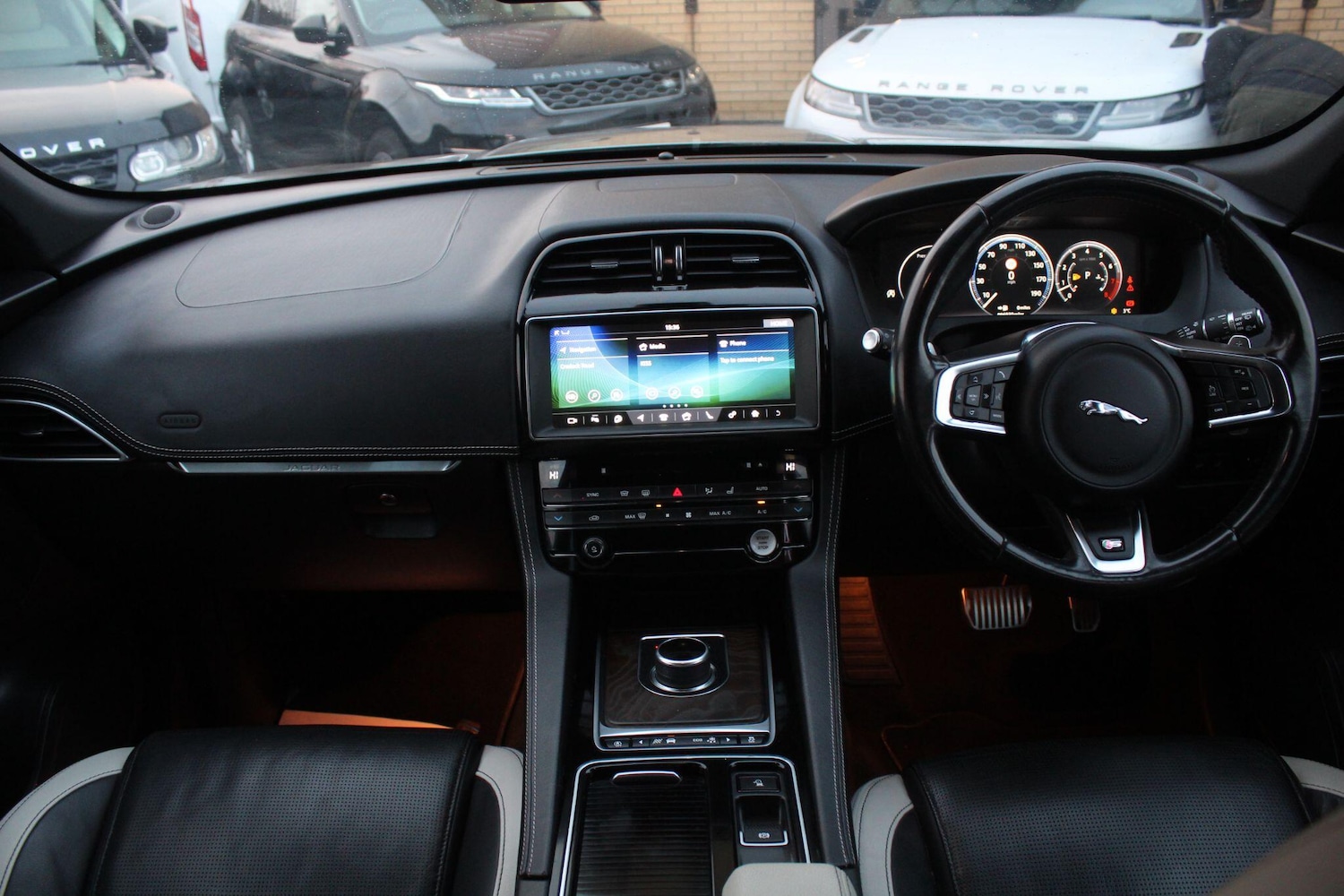 Used Jaguar F-Pace 2018 for sale - 76657718: Photo 42