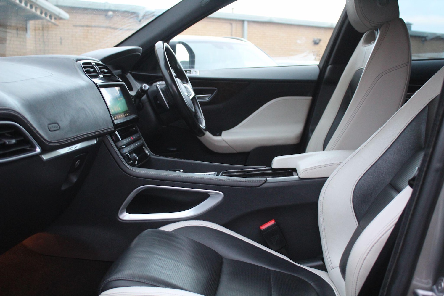 Used Jaguar F-Pace 2018 for sale - 76657718: Photo 51