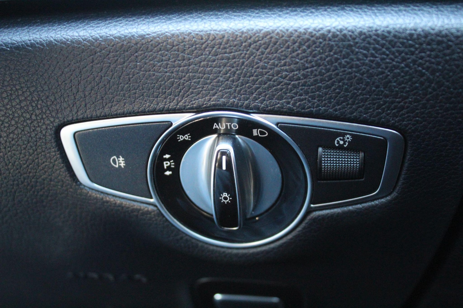 Used Mercedes-Benz E Class 2018 for sale - 76633591: Photo 35