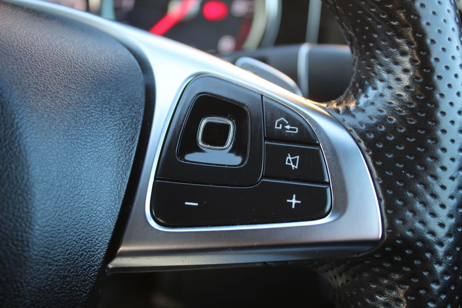 Used Mercedes-Benz E Class 2018 for sale - 76633591: Photo 36