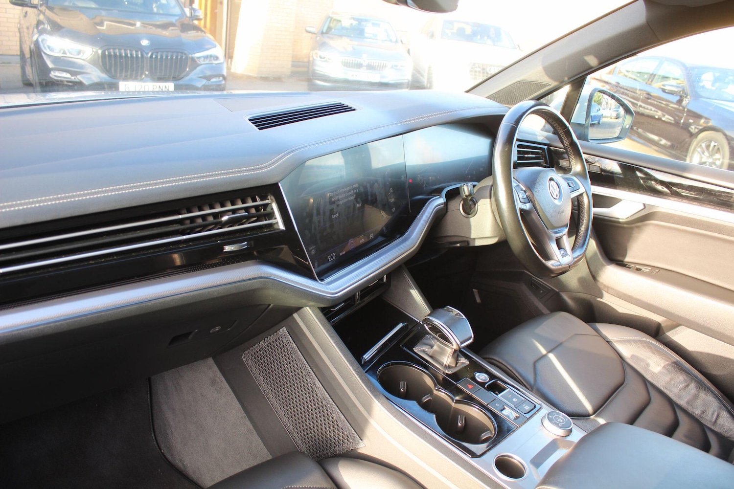 Used Volkswagen Touareg 2018 for sale - 76001000: Photo 25