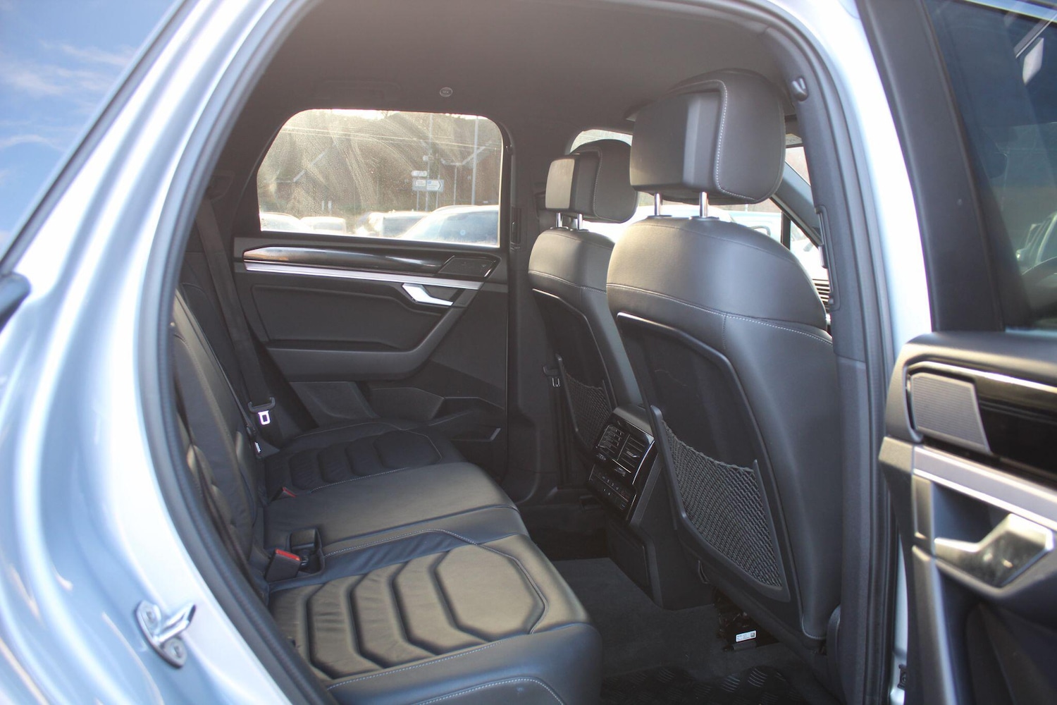 Used Volkswagen Touareg 2018 for sale - 76001000: Photo 27