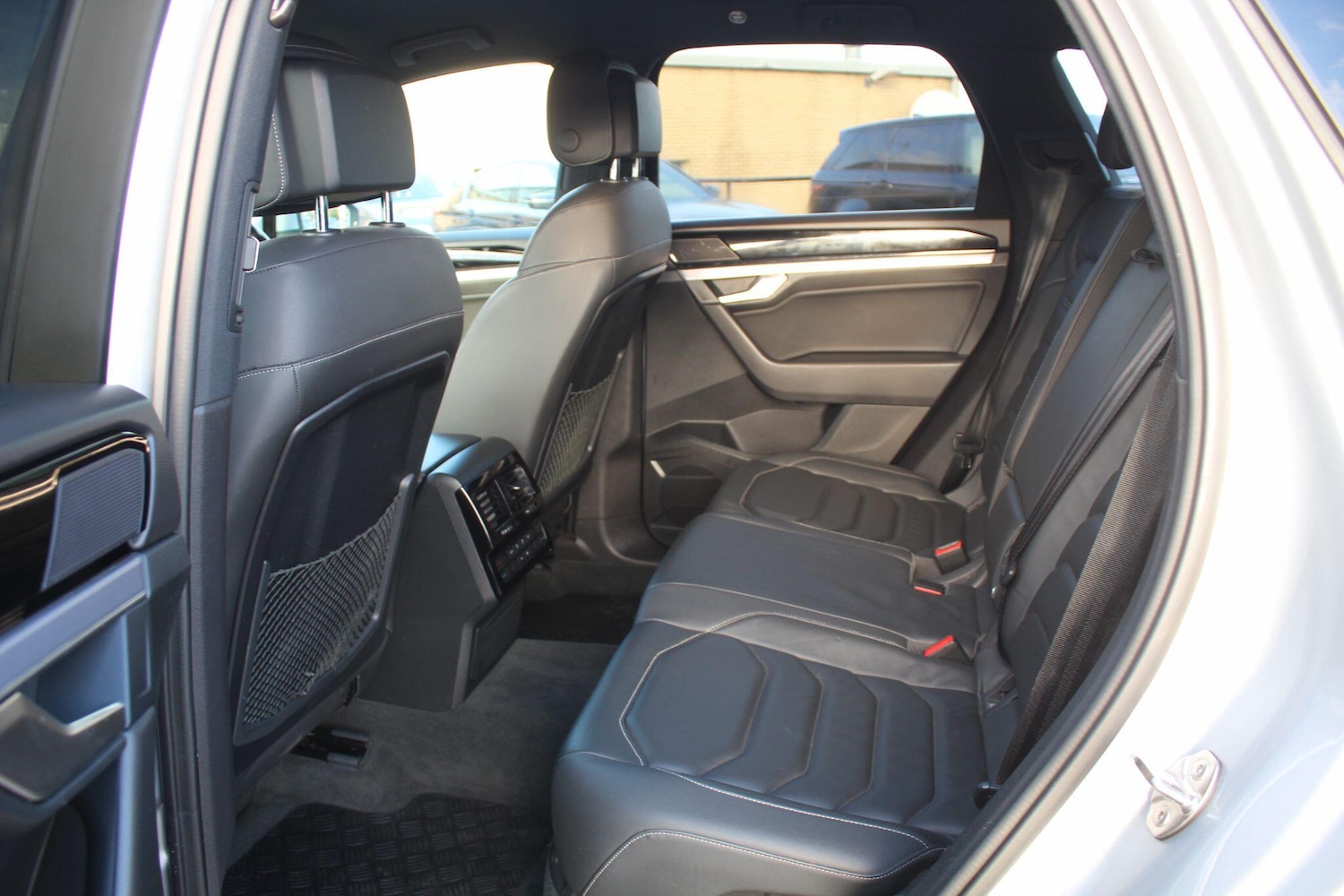 Used Volkswagen Touareg 2018 for sale - 76001000: Photo 28