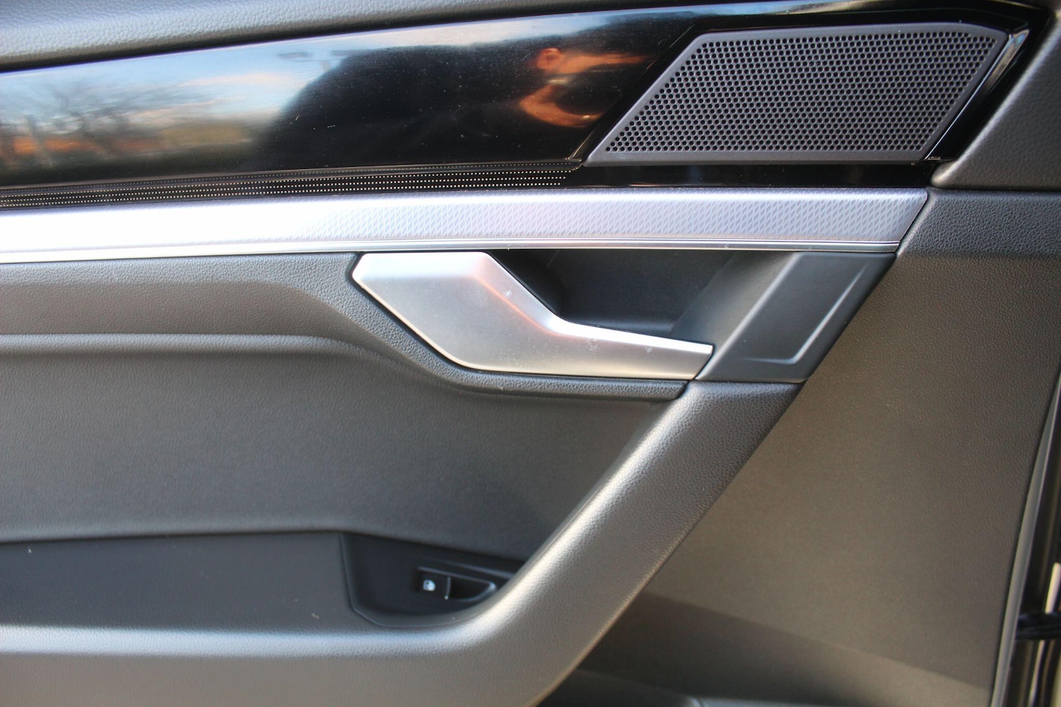 Used Volkswagen Touareg 2018 for sale - 76001000: Photo 36