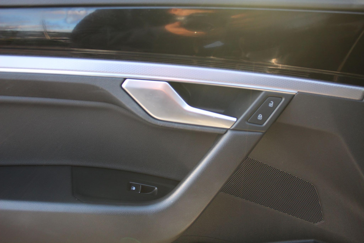 Used Volkswagen Touareg 2018 for sale - 76001000: Photo 37