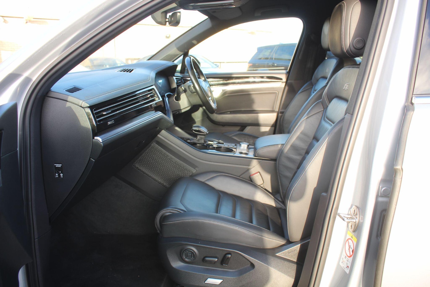 Used Volkswagen Touareg 2018 for sale - 76001000: Photo 45