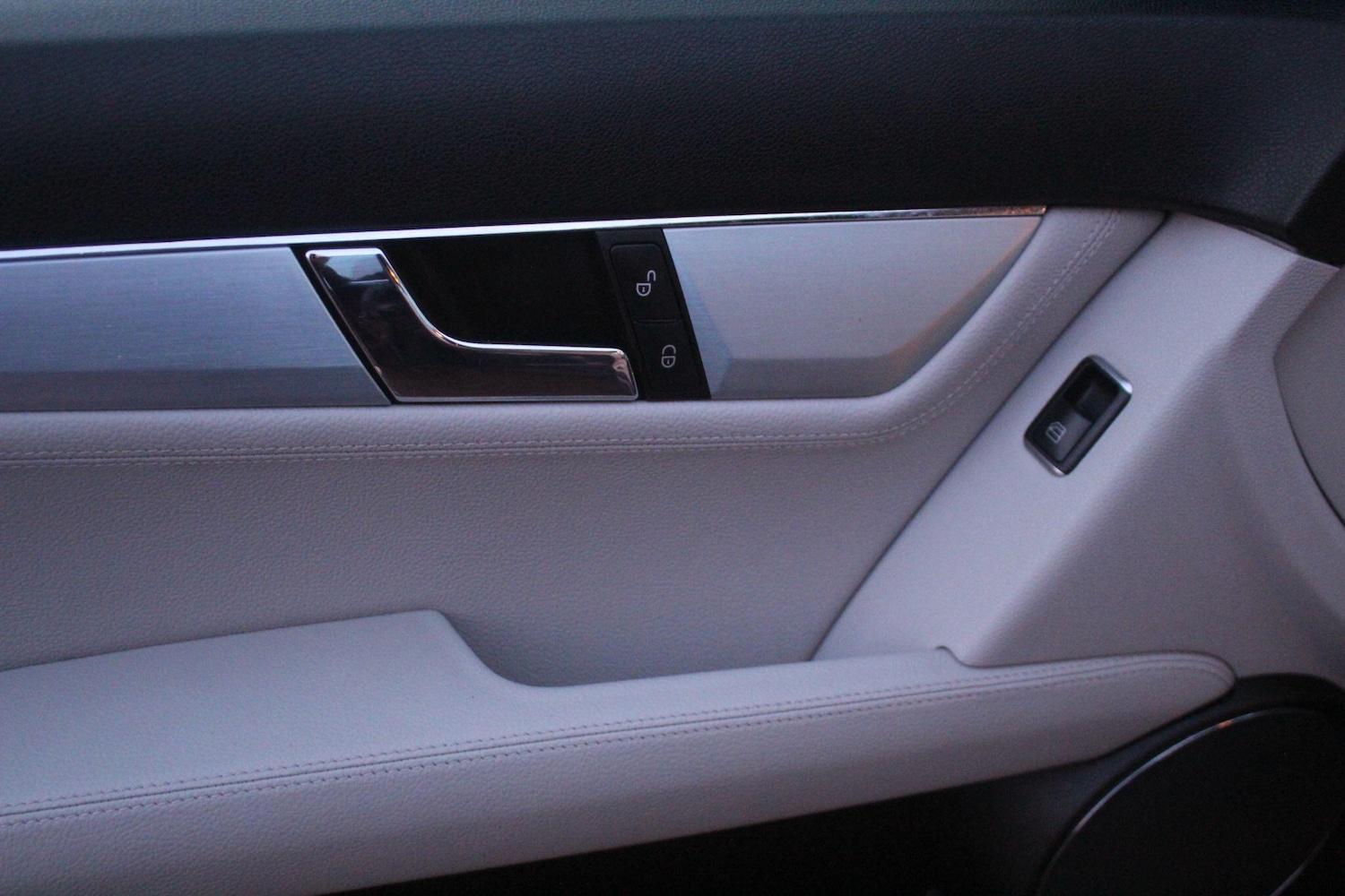 Used Mercedes-Benz C Class 2010 for sale - 77237772: Photo 35