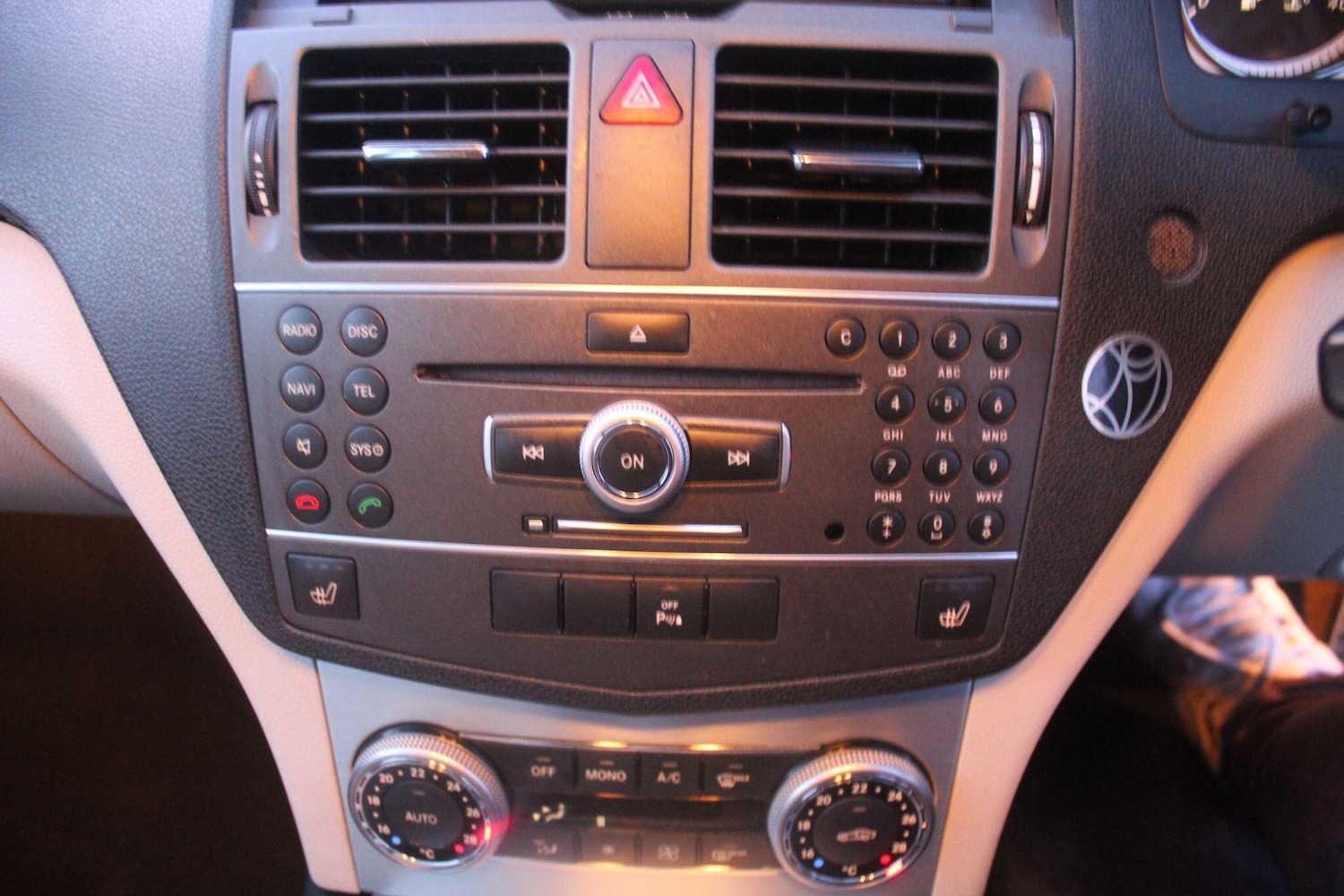 Used Mercedes-Benz C Class 2010 for sale - 77237772: Photo 36