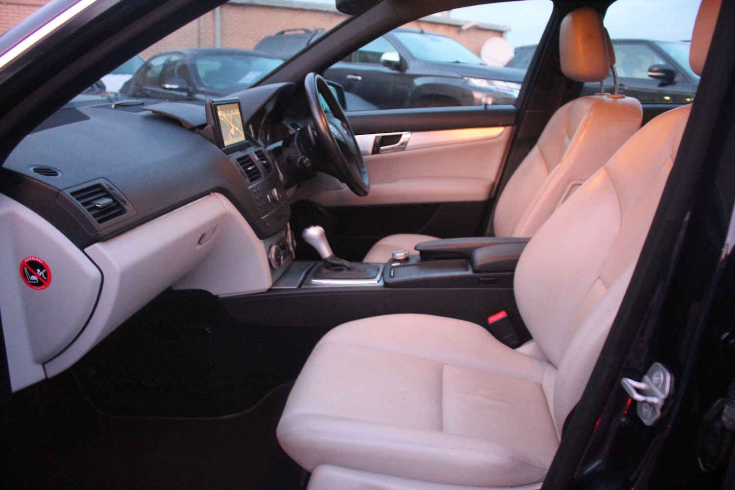 Used Mercedes-Benz C Class 2010 for sale - 77237772: Photo 42