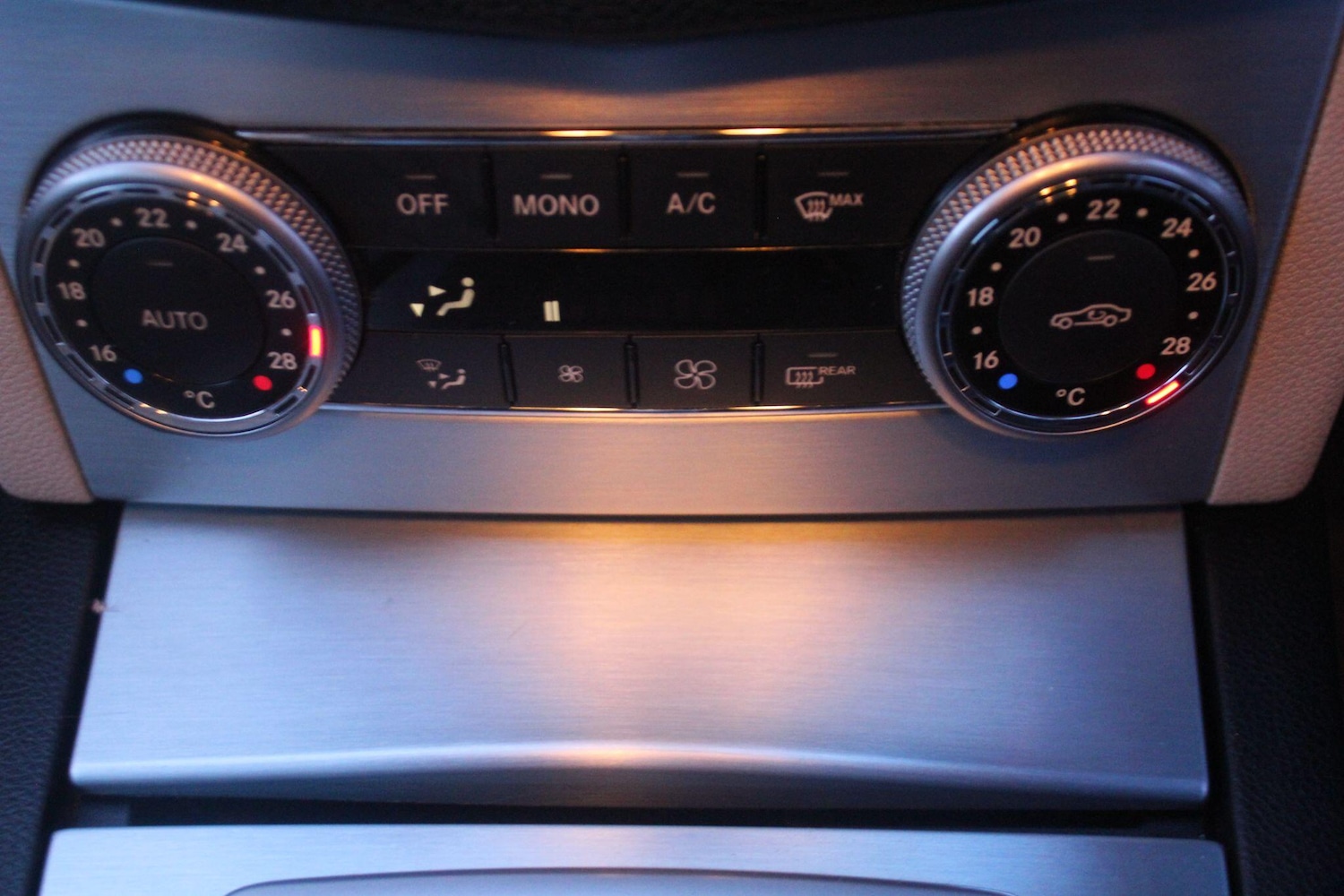 Used Mercedes-Benz C Class 2010 for sale - 77237772: Photo 48