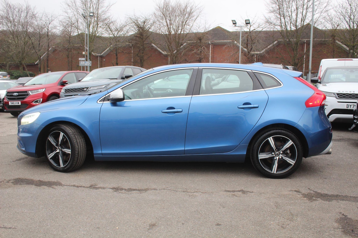 Used Volvo V40 2018 for sale - 76865619: Photo 13