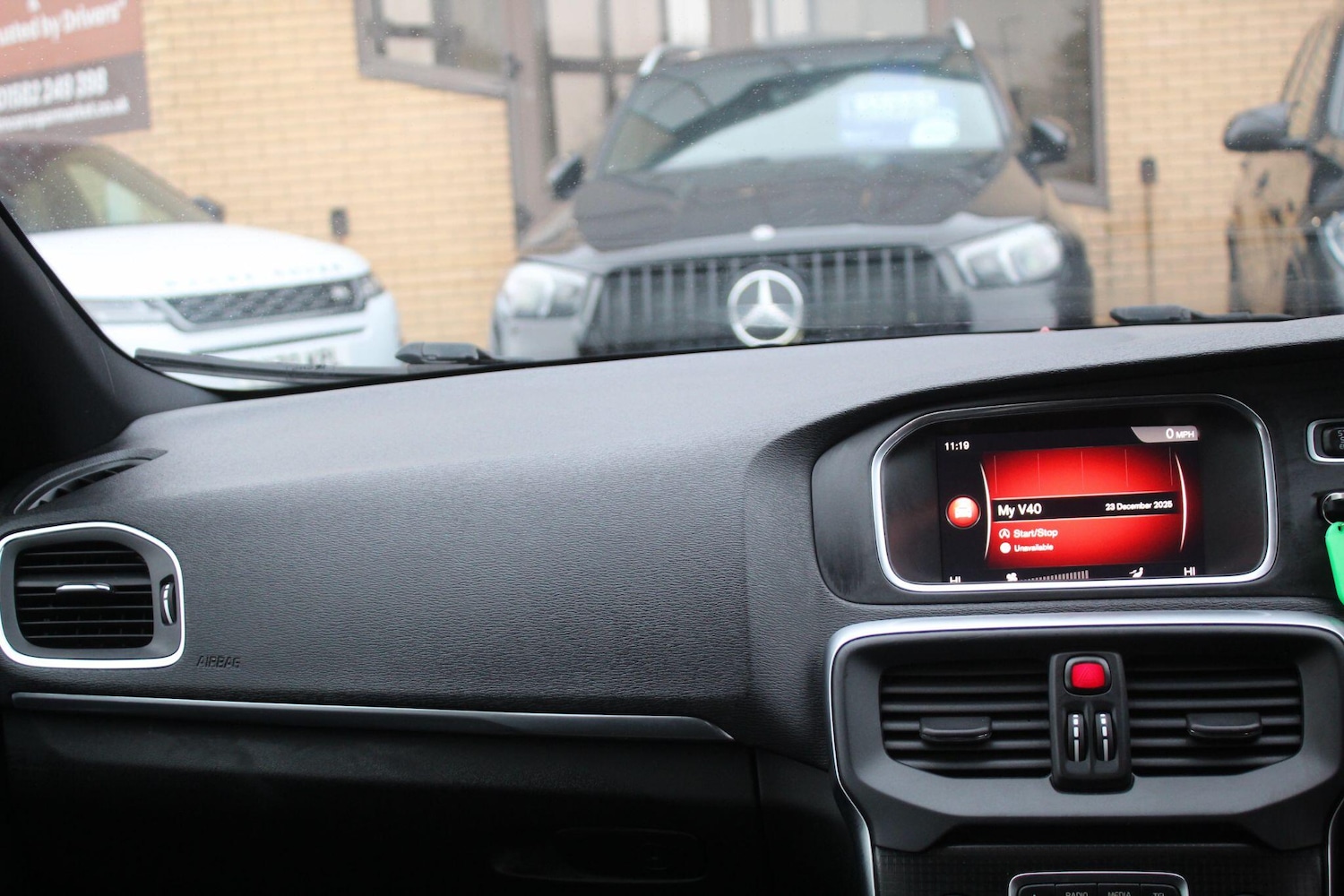 Used Volvo V40 2018 for sale - 76865619: Photo 28