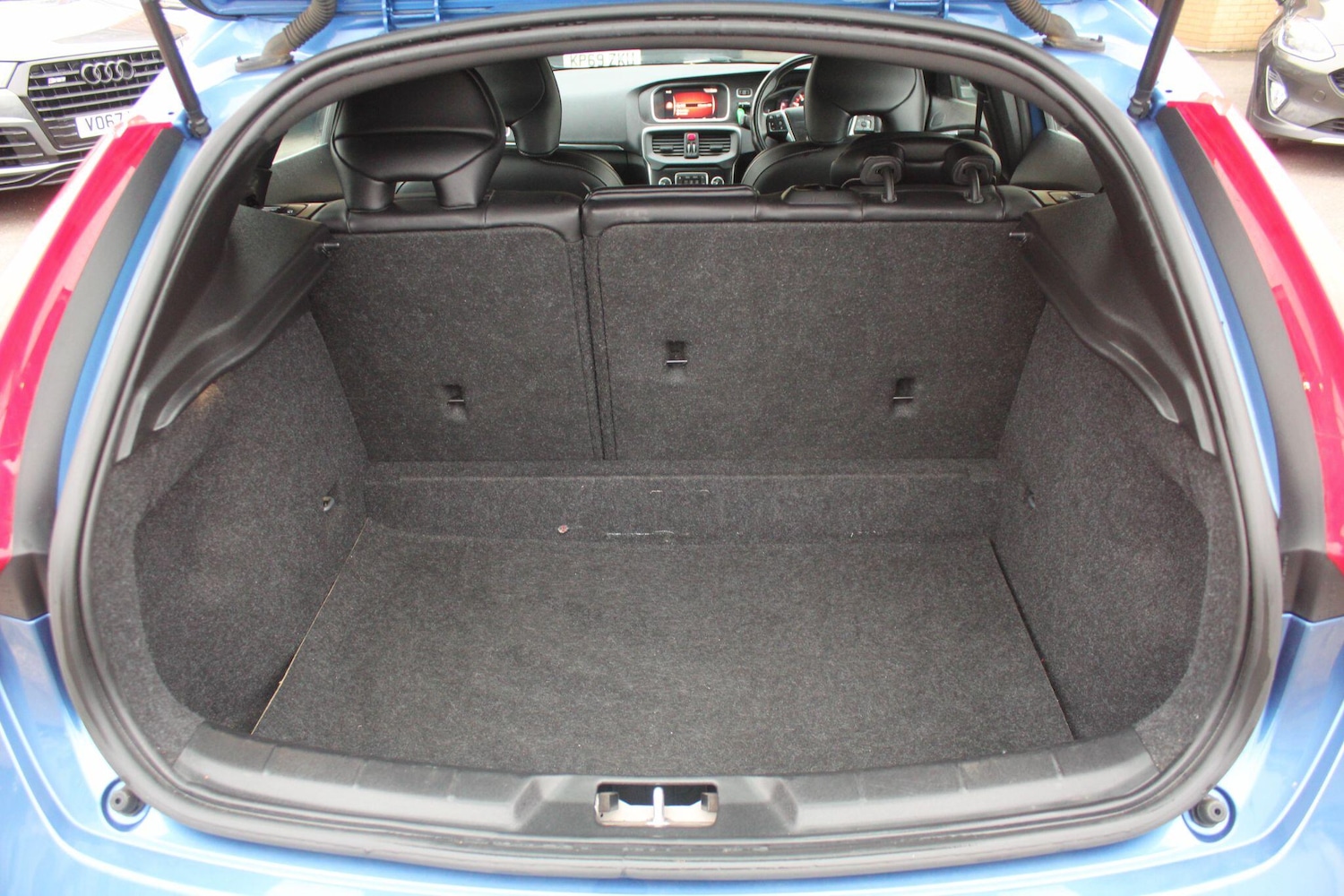 Used Volvo V40 2018 for sale - 76865619: Photo 29