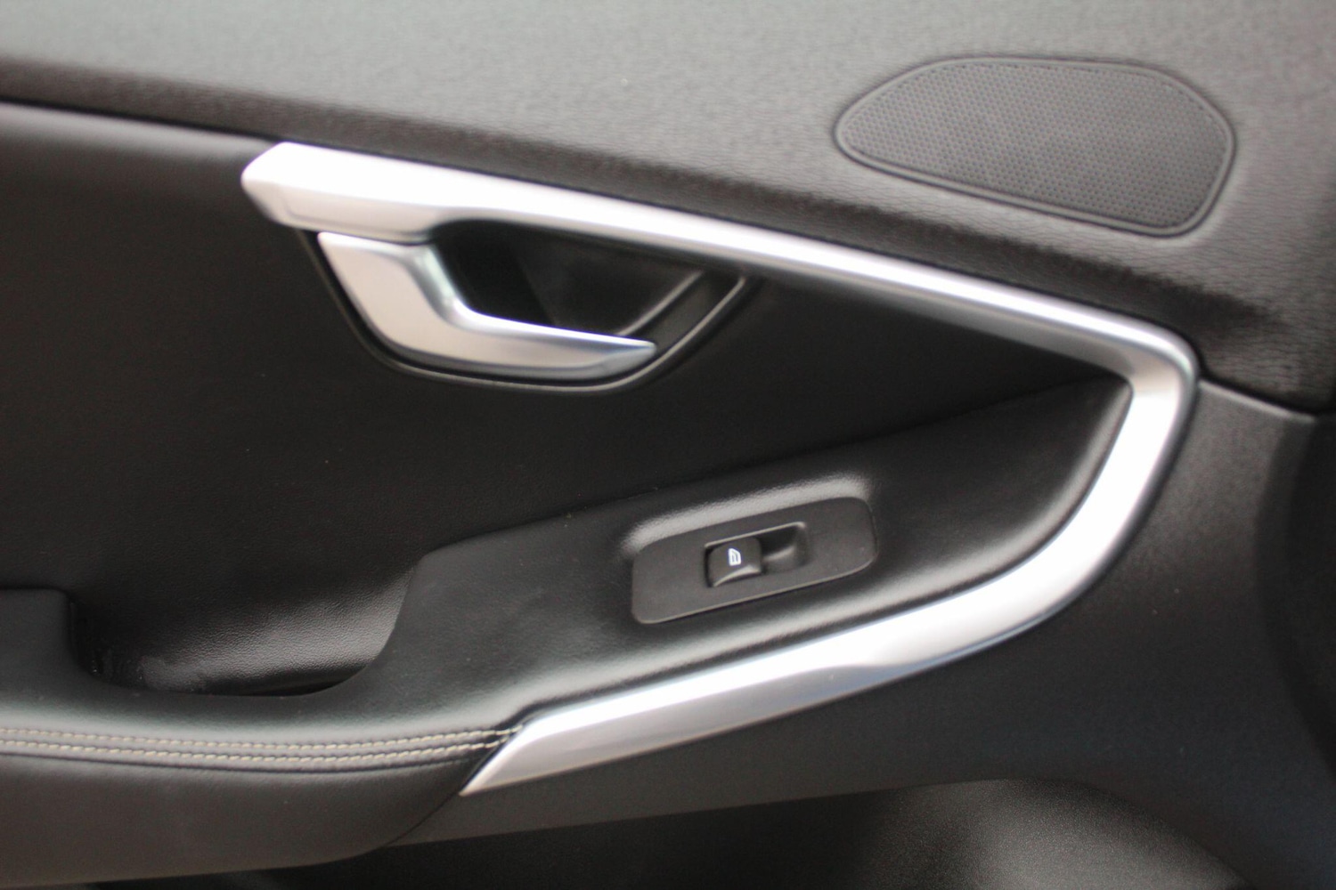 Used Volvo V40 2018 for sale - 76865619: Photo 32