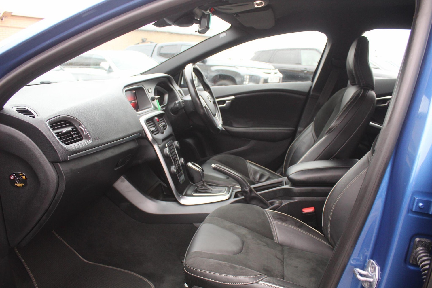 Used Volvo V40 2018 for sale - 76865619: Photo 33