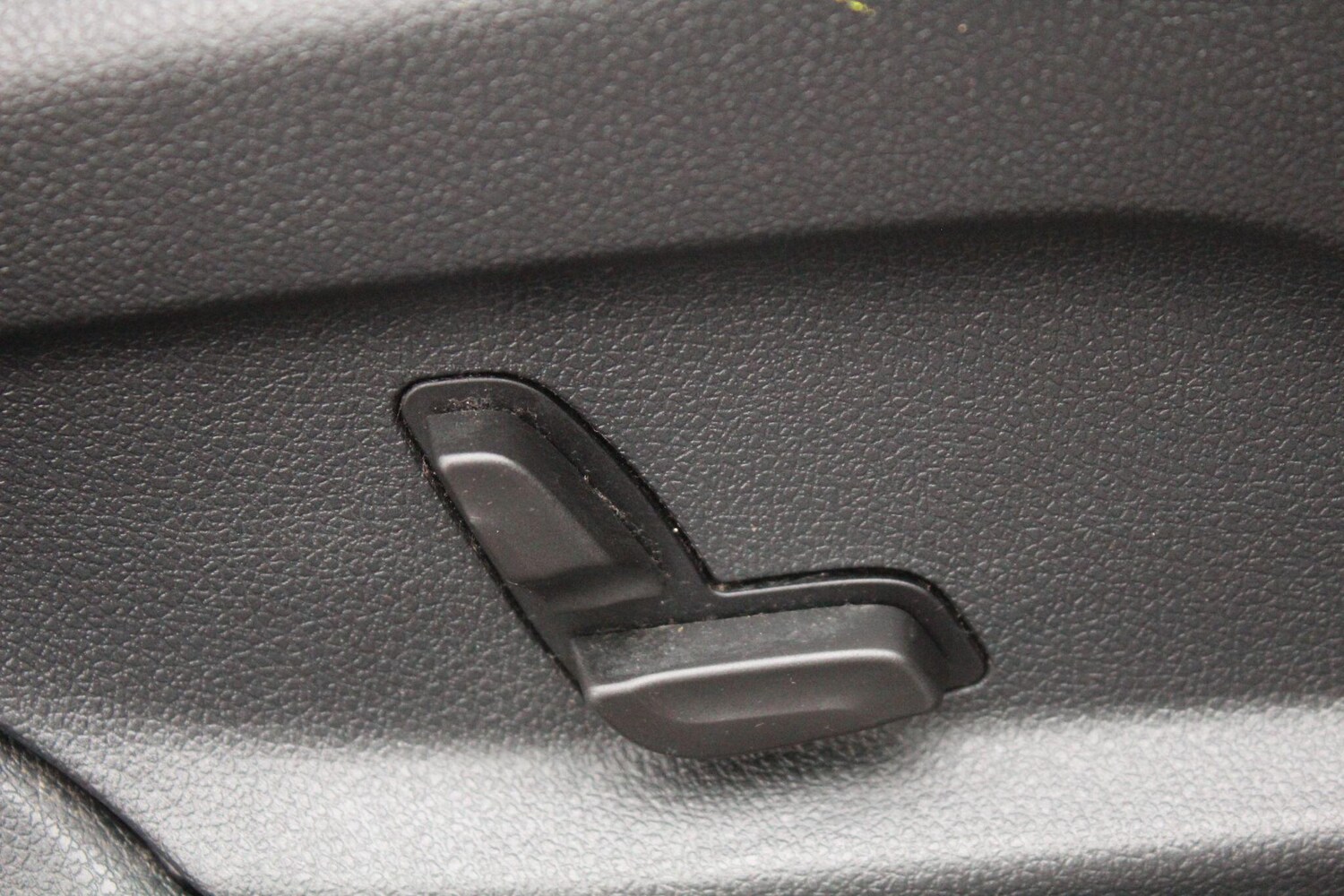 Used Mercedes-Benz GLC 2021 for sale - 77575101: Photo 32