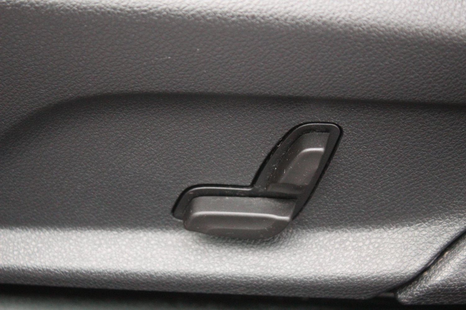 Used Mercedes-Benz GLC 2021 for sale - 77575101: Photo 35