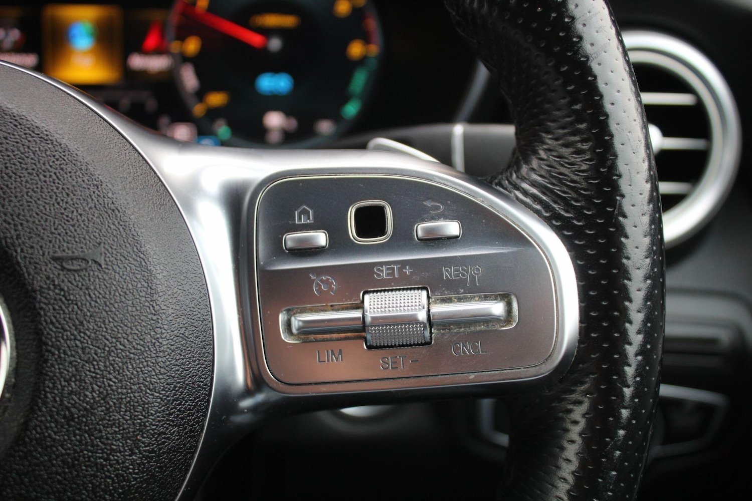 Used Mercedes-Benz GLC 2021 for sale - 77575101: Photo 36