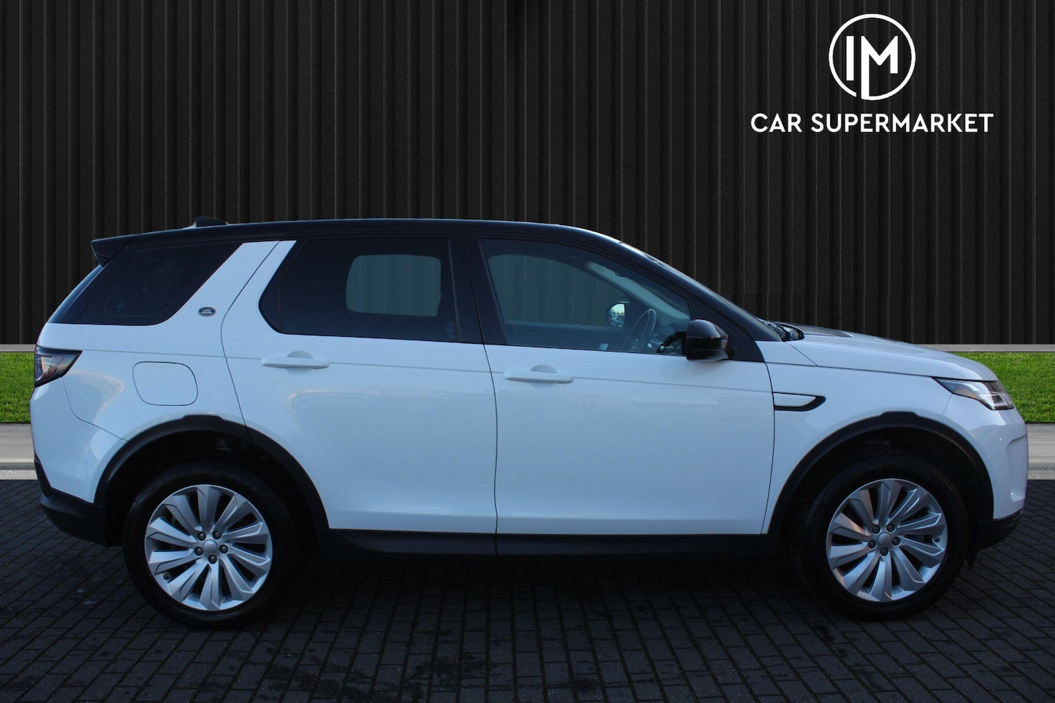 Used Land Rover Discovery Sport 2019 for sale - 76361267: Photo 2